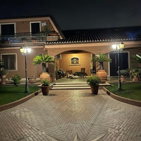 Villa Ines Ardea Bagian luar foto
